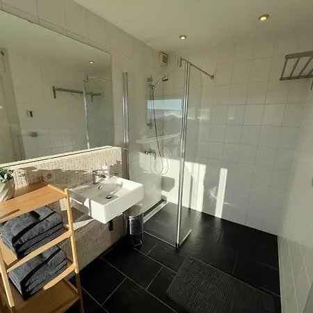 Spacious With Sauna, Cleaning Included *