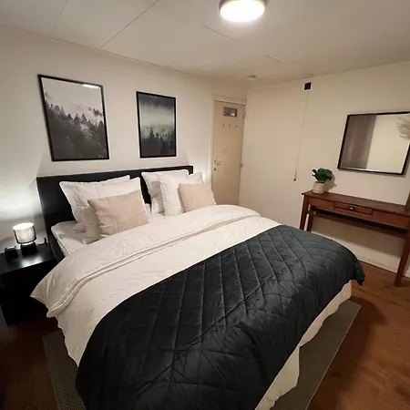 Сasa de vacaciones Spacious With Sauna, Cleaning Included *