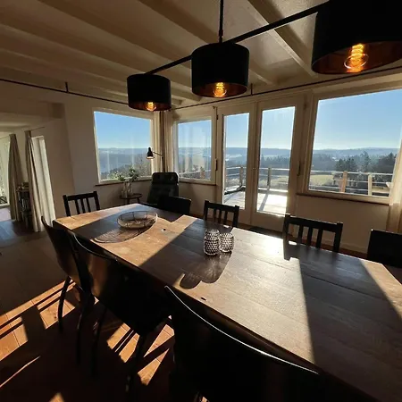 Сasa de vacaciones Spacious With Sauna, Cleaning Included *