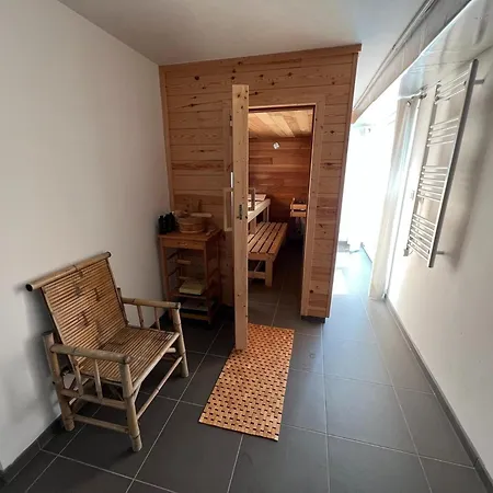 Сasa de vacaciones Spacious With Sauna, Cleaning Included
