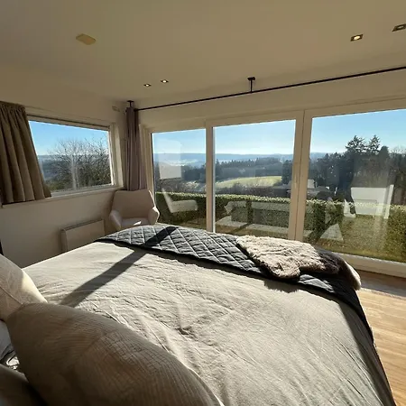 Сasa de vacaciones Spacious With Sauna, Cleaning Included